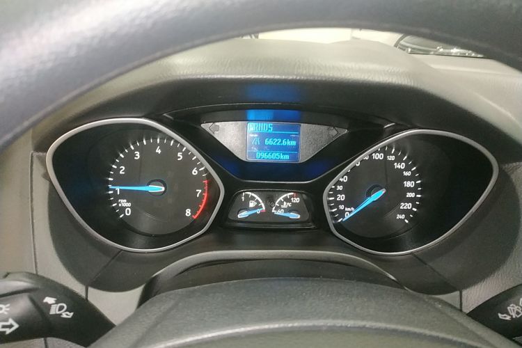 福特 福克斯 2015款 两厢 1.6L 自动舒适型局部细节14