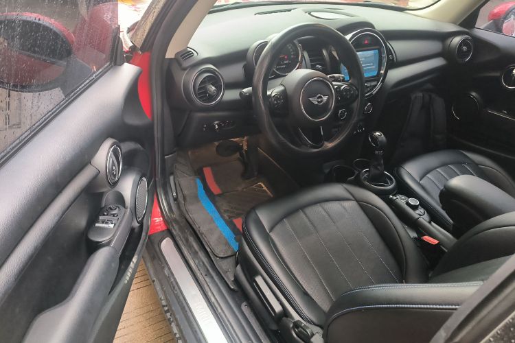 MINI 2016款 1.2T ONE 先锋派中控内饰20