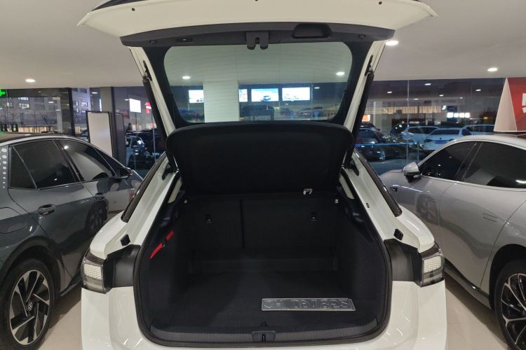 大众ID.7 VIZZION 2024款 AIR机舱底盘23