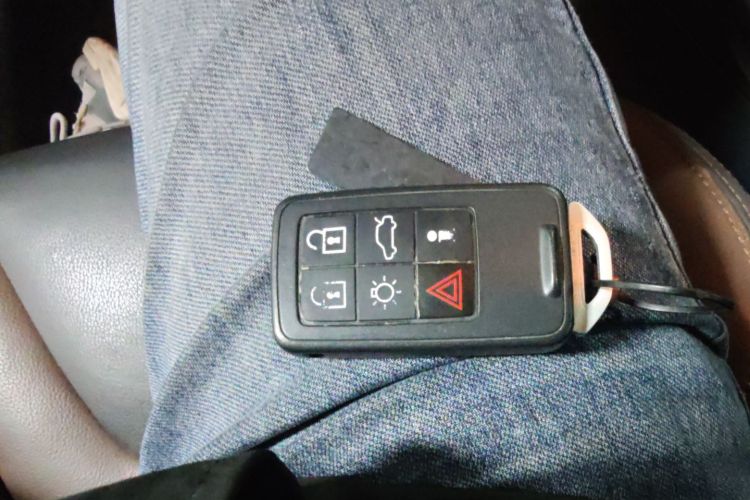 沃尔沃XC60 2016款 T5 AWD 智远版中控内饰11