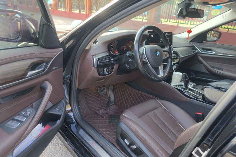 宝马5系 2021款 530Li 领先型 豪华套装中控内饰20