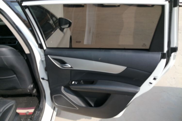 比亚迪 宋MAX 2021款 升级版 1.5T 自动豪华型 6座中控内饰7006