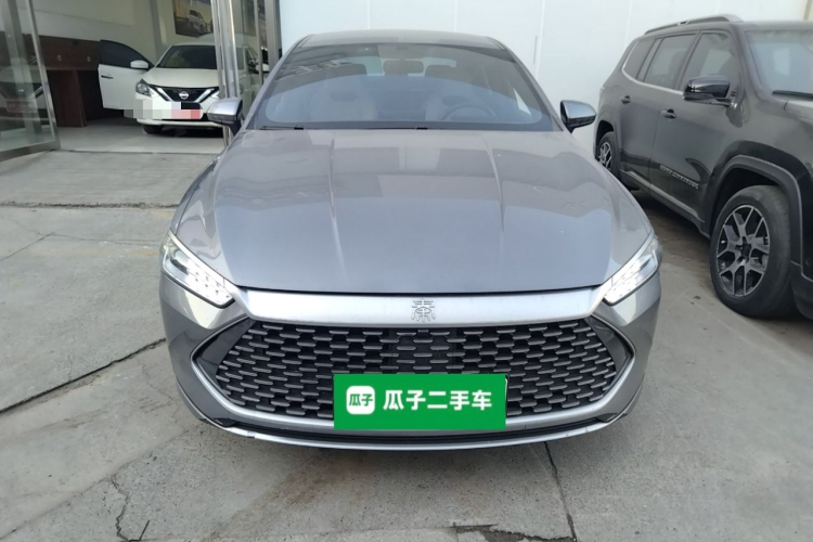 比亚迪 秦PLUS 2023款 冠军版 DM-i 55KM领先型车身外观2