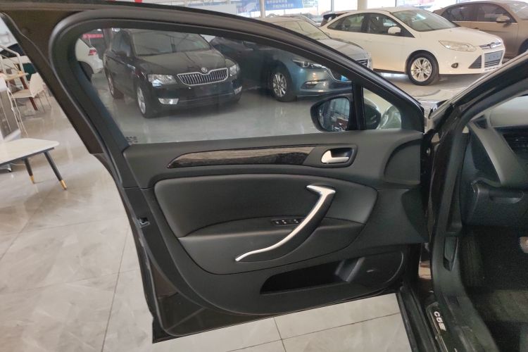 雪铁龙C5 2014款 2.0L 自动尊享型中控内饰7007