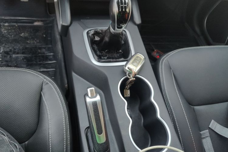 吉利汽车 远景X6 2016款 1.8L 手动尊贵型中控内饰18