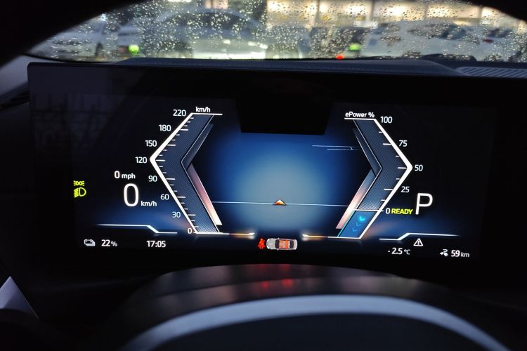 宝马i3 2022款 eDrive 35 L中控内饰14