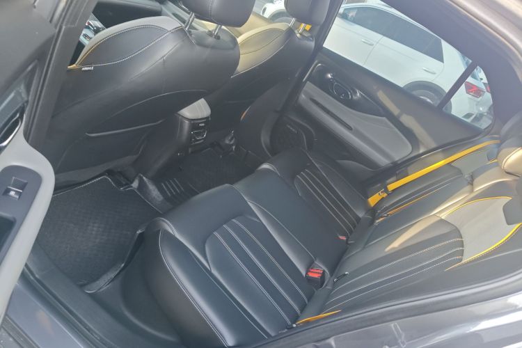 广汽传祺 影豹 2021款 270T DCT J16版中控内饰7004