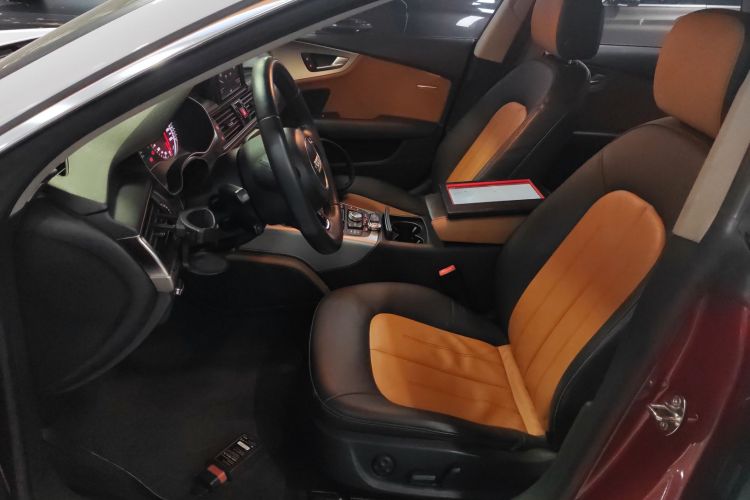 奥迪A7 2014款 35 FSI quattro 技术型中控内饰19