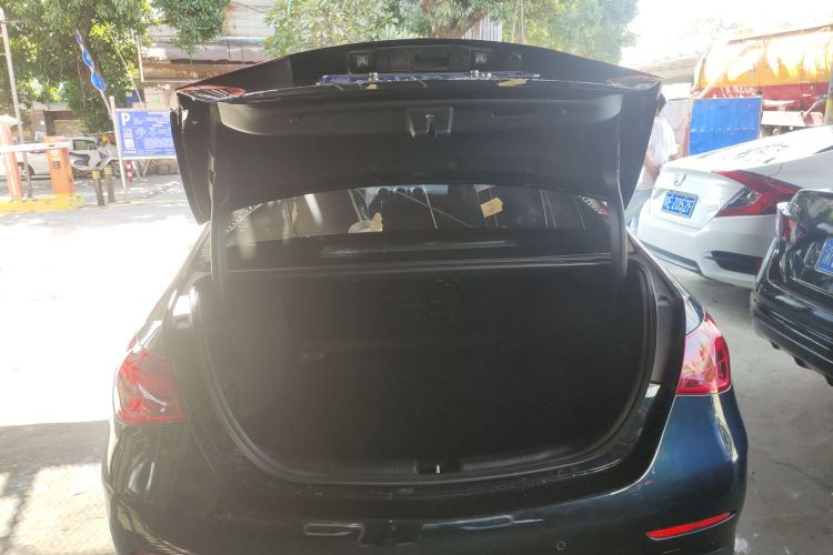 奔驰C级 2022款 改款 C 200 L 运动版局部细节23