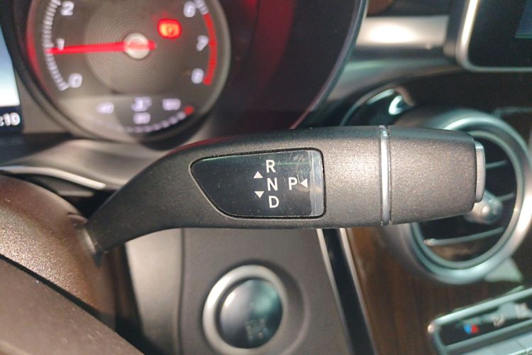 奔驰GLC 2018款 改款 GLC 260 4MATIC 动感型局部细节18