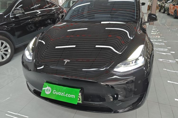 特斯拉 Model Y 2022款 改款 后轮驱动版车身外观2
