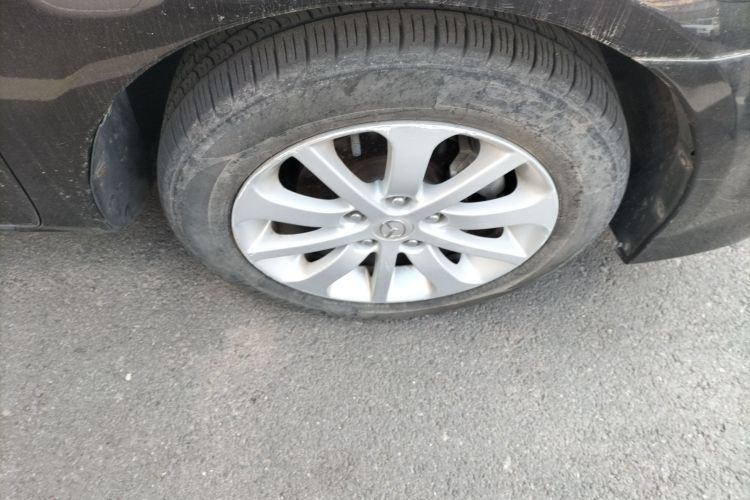 马自达6 2014款 2.0L 自动经典型车身外观10