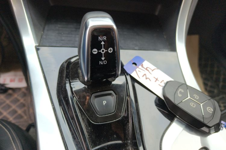 领克01 2017款 2.0T 两驱型Pro版局部细节18