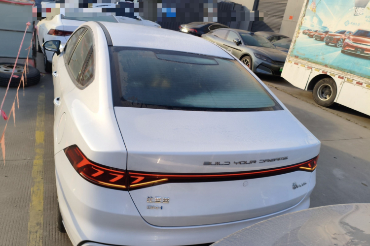 比亚迪 秦PLUS 2024款 荣耀版 DM-i 120KM卓越型车身外观6004