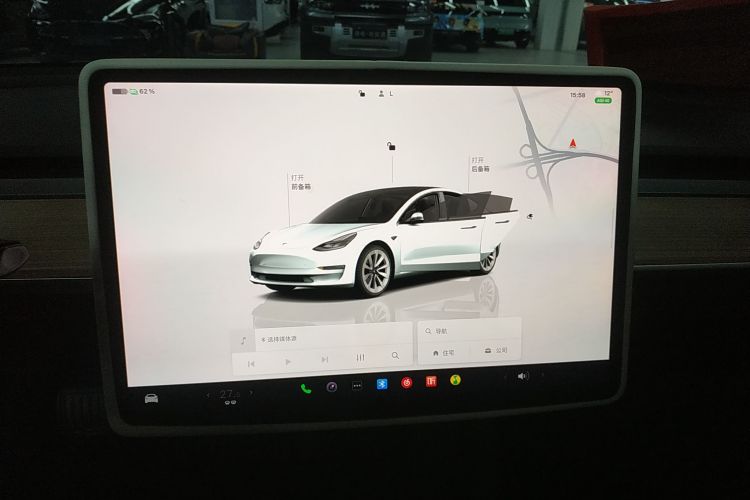 特斯拉 Model 3 2022款 后轮驱动版中控内饰16