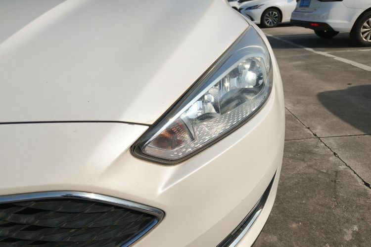 福特 福克斯 2015款 两厢 EcoBoost 125 手动超能风尚型局部细节36