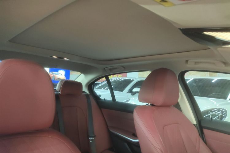 宝马3系 2023款 320Li M运动套装中控内饰22