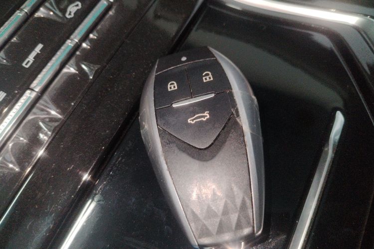 江铃集团新能源 羿 2023款 标准续航行业版中控内饰11