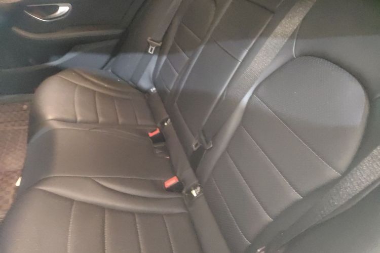 奔驰C级 2015款 改款 C 180 L 运动型中控内饰7004