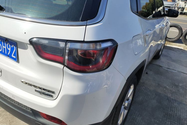 Jeep 指南者 2019款 220T 自动家享版车身外观6006