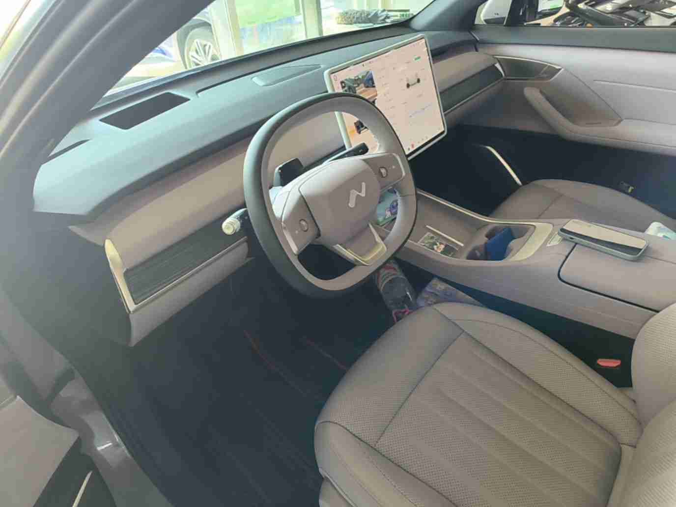车辆驾驶位内饰全景