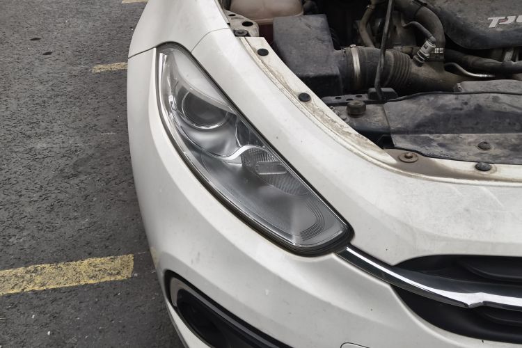 菲亚特 致悦 2014款 1.4T 自动时尚版车身外观8