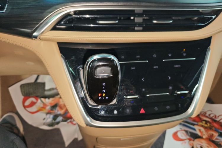 别克GL8 2020款 ES陆尊 653T 豪华型中控内饰18