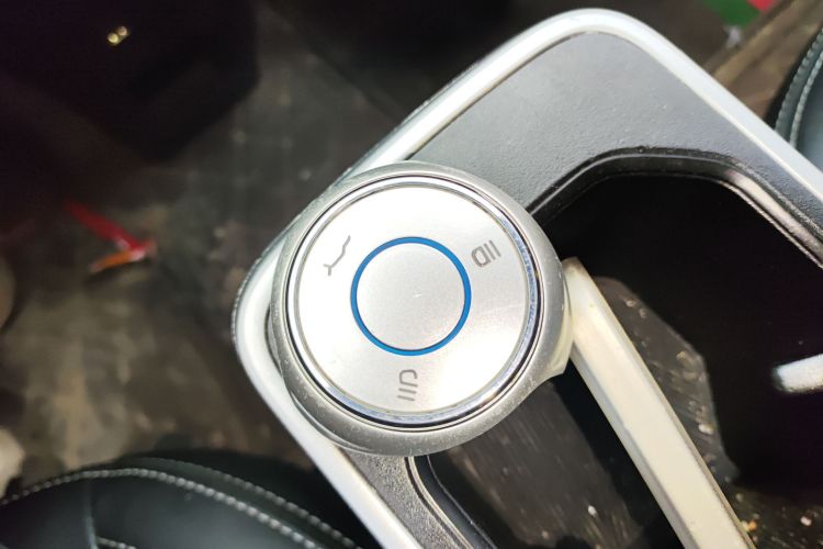 哪吒汽车 哪吒V 2021款 标准续航娱乐版升级型中控内饰11