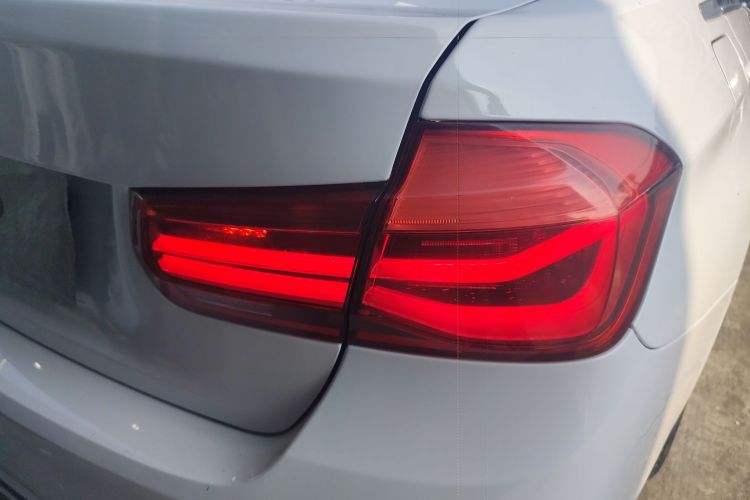 宝马3系 2017款 320Li 时尚型车身外观9