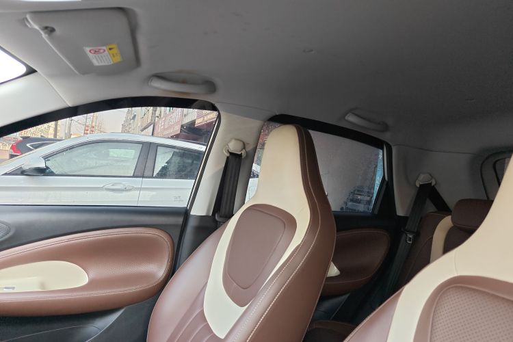 五菱汽车 五菱缤果 2023款 333km 灵犀互联款中控内饰22