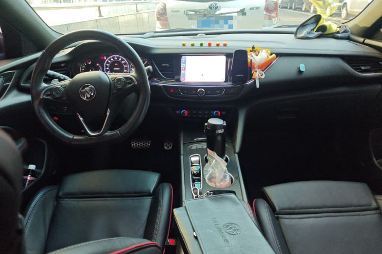 别克 君威 2020款 GS 28T 尊贵型中控内饰12