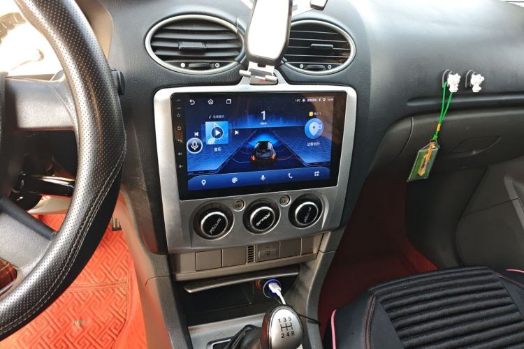 福特 福克斯 2013款 两厢经典 1.8L 手动基本型中控内饰16