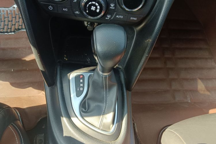 菲亚特 菲翔 2015款 1.4T 自动劲享版中控内饰18