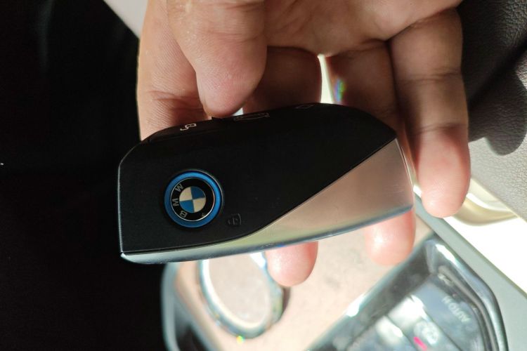 宝马iX 2022款 xDrive40中控内饰7001