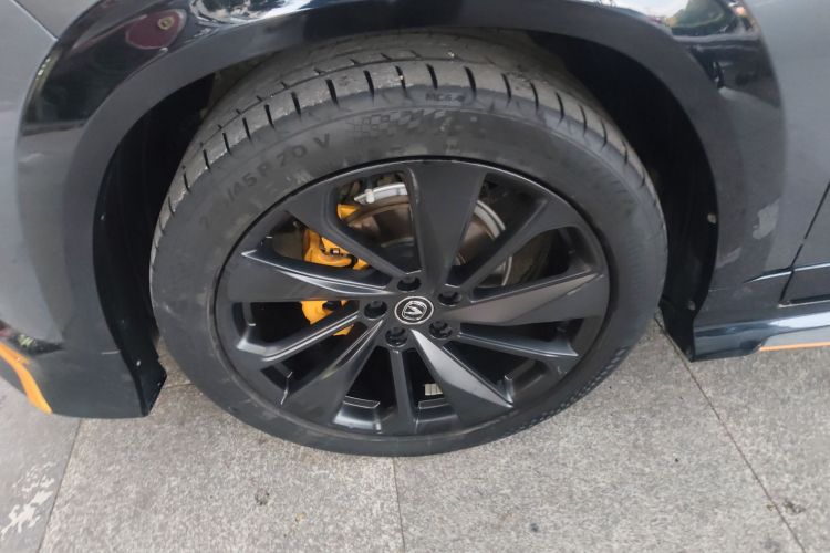 长安UNI-T 2022款 1.5T 运动版 尊贵型车身外观6007