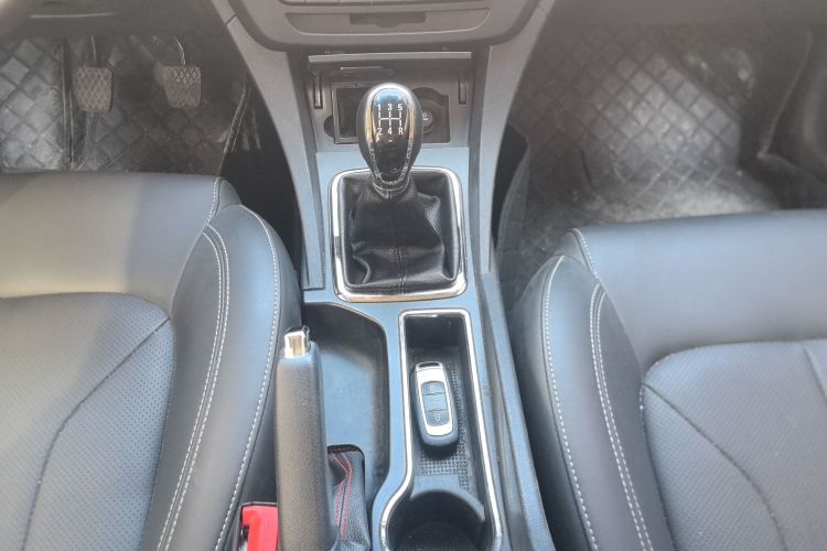 吉利汽车 帝豪 2017款 三厢百万款 1.5L 手动向上版中控内饰18