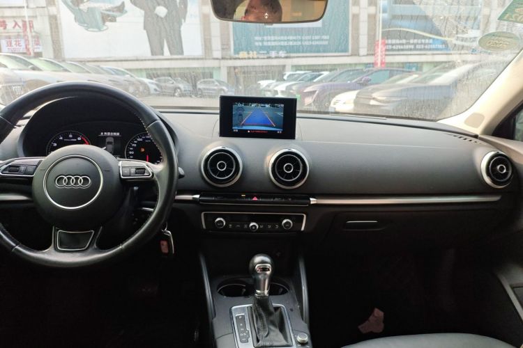 奥迪A3 2016款 Sportback 35 TFSI 风尚型中控内饰16