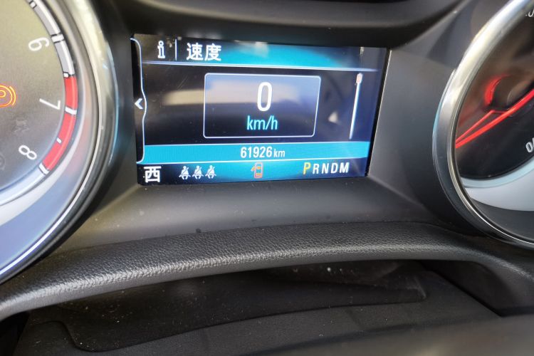 别克 君威 2019款 20T 精英型 国V中控内饰15