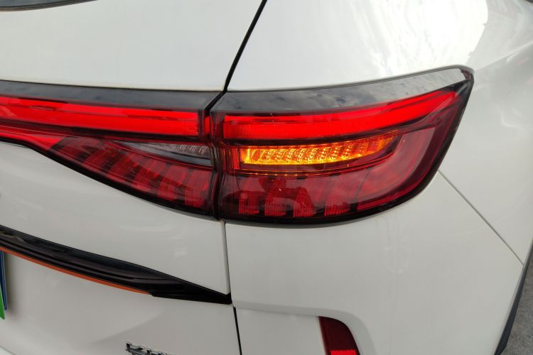 哈弗H6 2021款 第三代 2.0T 自动四驱Supreme+车身外观9