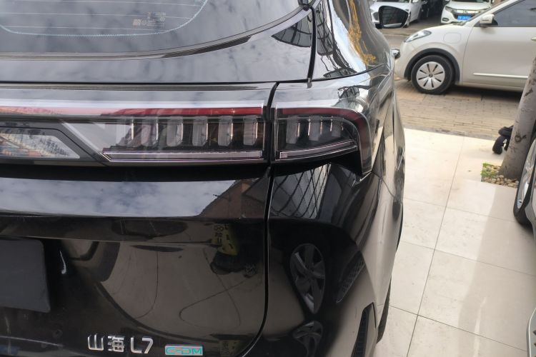 捷途山海L7 2024款 1.5T 120km MAX 5座车身外观9