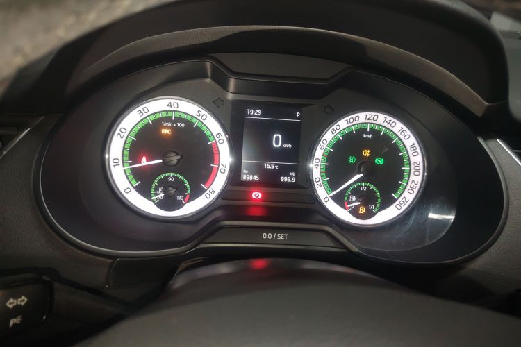 斯柯达 明锐 2018款 1.6L 自动豪华版局部细节14