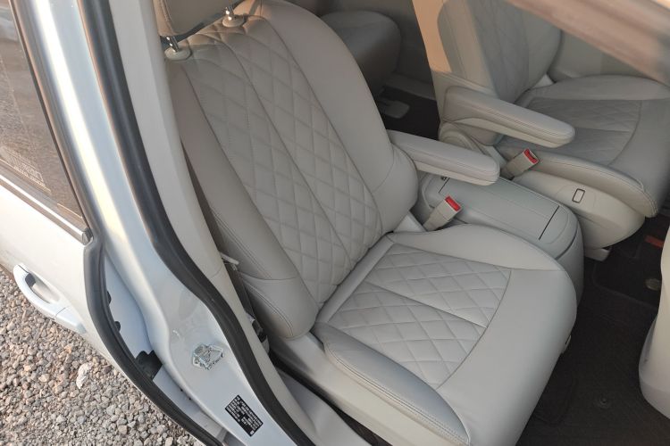 别克GL8 2023款 陆上公务舱 智享型局部细节41