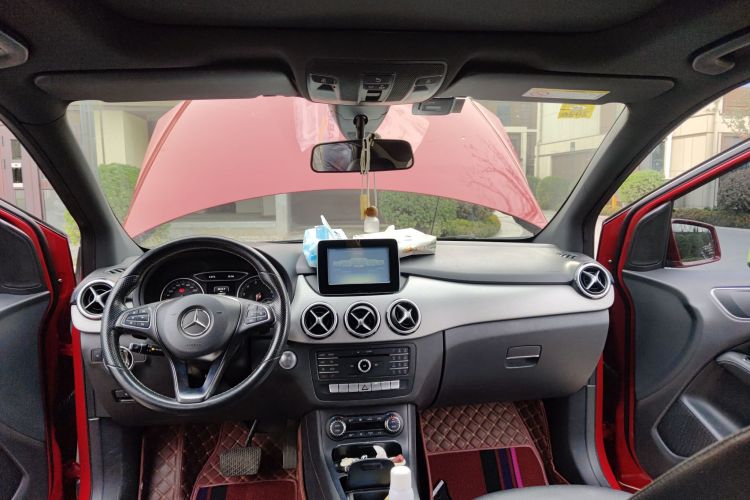 奔驰B级 2015款 B 200 时尚型中控内饰22