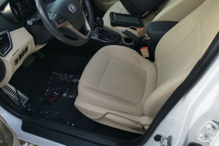 长安 逸动 2016款 1.6L 自动风尚型中控内饰19