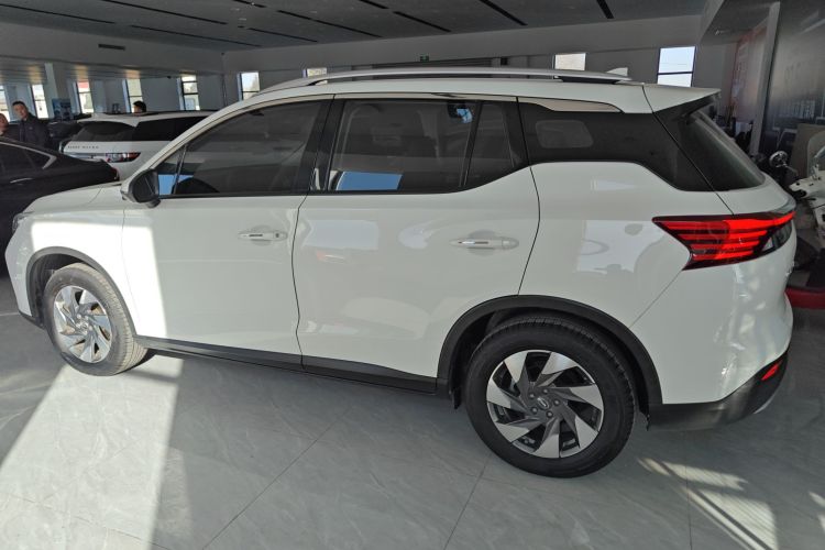 广汽传祺 传祺GS4 2020款 270T 自动精英科技版车身外观4