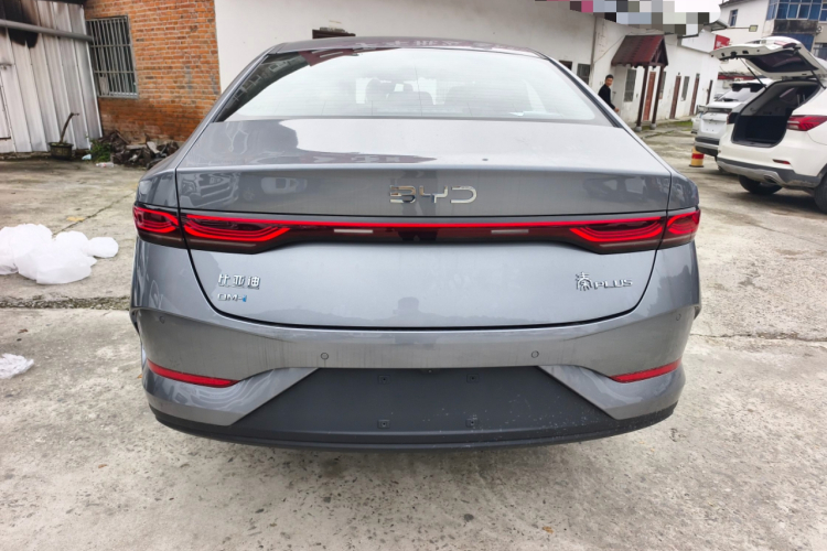 比亚迪 秦PLUS 2025款 DM-i 智驾版 55KM领先型车身外观6004