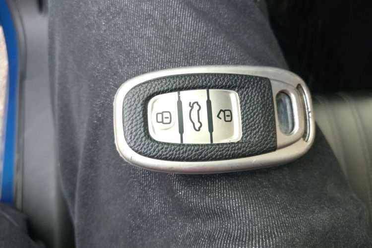 标致408 2019款 230THP 自动豪华版 国V中控内饰11