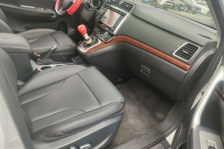 哈弗H6 2015款 改款 运动版 1.5T 手动两驱精英型局部细节41