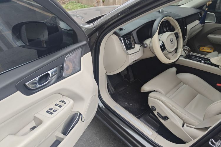 沃尔沃XC60 2020款 T5 四驱智远豪华版中控内饰20