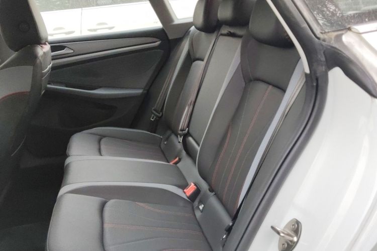 大众 2025款 凌渡L 280TSI DSG酷辣版中控内饰7004